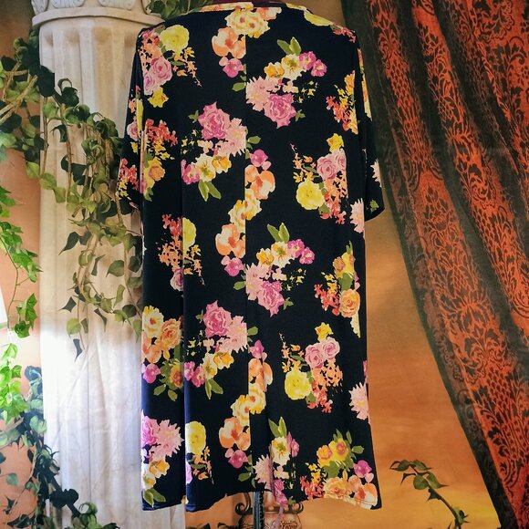 EUC: Tiffany & Grey Sze 3X Black Floral Shift Dress - Picture 2 of 6